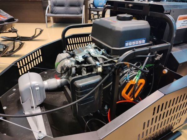 Снегоход БТС Арктик - 4Т Лонг Люкс 20 л.с.. эл. запуск. реверс. тормоз белый (машинокомплект) | Мототека